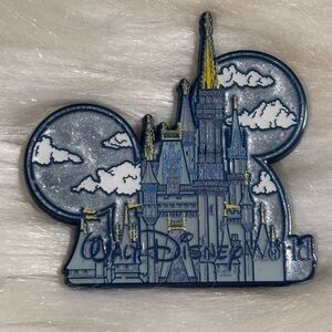 Disney Parks Pin 2026 Magic Kingdom Walt Disney World Cinderella Castle Blue OE